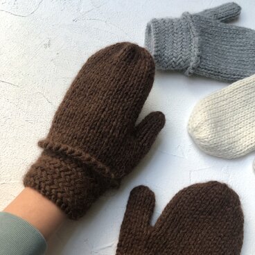 ベビーアルパカのヘリンボーンミトン ［ブラウン］