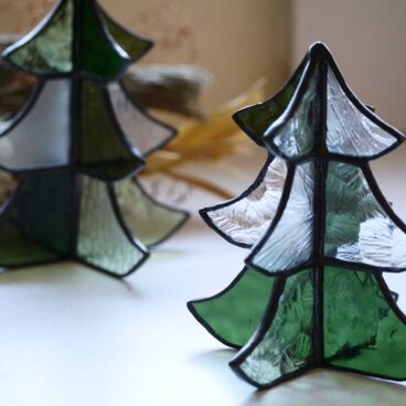 ステンドグラス　クリスマスツリーｂ (モスグリーン)