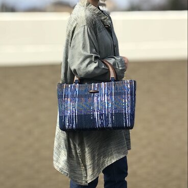 プロが作った軽くてしっかりした裂き織りバッグ（紺）