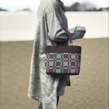 プロが作った和モダンな裂き織りバッグ（こげ茶）