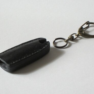 美和ロック■Miwa：ノンタッチタグ カバー ■色：黒　約Ｗ23ｘＤ9.5ｘＨ52