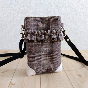 【秋冬SALE】秋冬のツイード　ふかふかスマホポシェット　クッション性　グレンチェック　クリスマス　ブラウン　　565