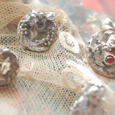 X'masリースのピンバッチ［SILVER950］