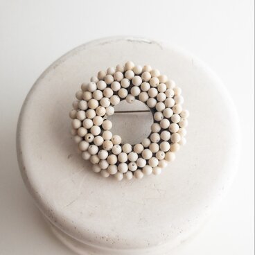 〔1718〕ドーナツ　ブローチ（リバーストーン）【送料無料】