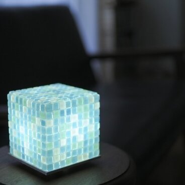 モザイクタイルのランプ　高原色(空色-薄緑色-白色)