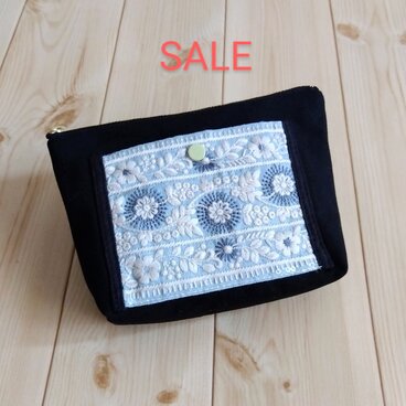 【値下げ】インド刺繍のポケット　16cmポーチ　ポケット付き　マチあり　黒　590　　