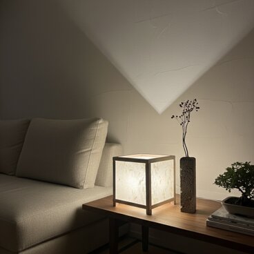 ぬくもりを感じられる和紙行灯 SHIKAKU 行燈（手漉き和紙仕様)/SHIKAKU ANDON(tesukiwashi)