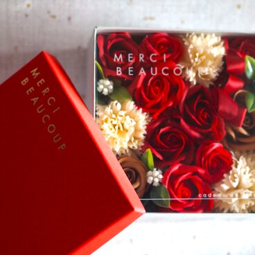 ソープフラワー・誕生日祝・退職祝い・記念日・ボックスアレンジ・レッド