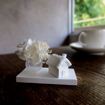 アロマストーンの白い世界 ■ 小さな家 ■  D