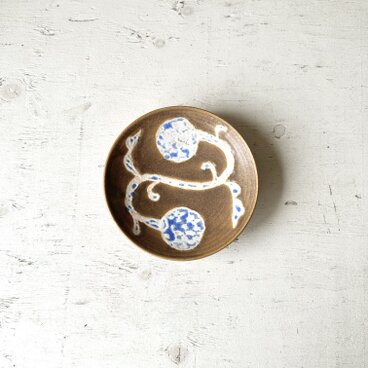 鉄渋釉　果実紋皿