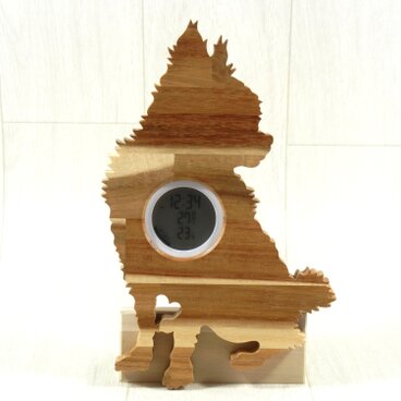 デジタル温・湿度計（時計付）チワワ（ロングコート）（座り）No.3【木製（アカシア集成材）】（置き・掛け兼用）