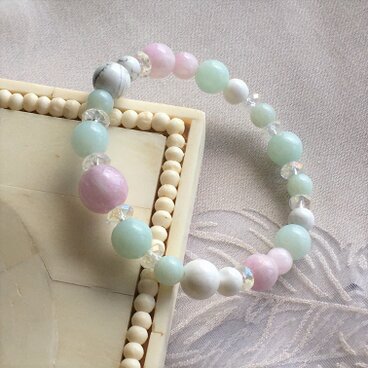 クンツァイトとアマゾナイトとハウライトの天然石ブレスレット