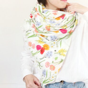 きょうは主役！色とりどりの花たちのストール　　母の日　敬老の日 誕生日　ギフト