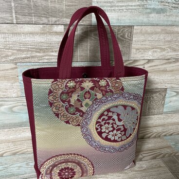 帯バッグ　エンジ