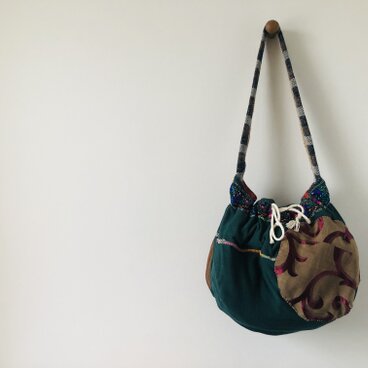 Bag   巾着バッグ　ワンハンドル　手縫いのバッグ　布製　スローファッション　ハンドメイド　1969