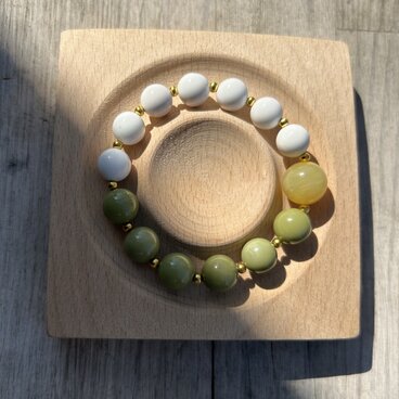 アラシャンアゲートとホワイトオニキスのブレスレット