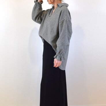 綿100％ ふっくらギャザー スキッパーシャツ コットン ツイード(中厚)/千鳥チェック 白黒