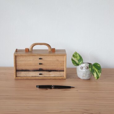 多段の筆箱・小引き出し・水楢・黒柿