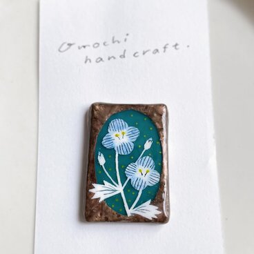 野の花のブローチ　ステンドグラスブローチ