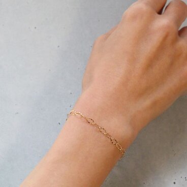つけっぱなし✨K18 華奢 リップル チェーンブレスレット 普段使い 重ね付け 高見え スキンジュエリー〈53〉