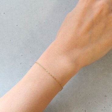 夏のシンプルコーデに華奢 K10 ブレスレット ✨重ね付け スキンジュエリー フォーマル～普段使いに〈No.52〉