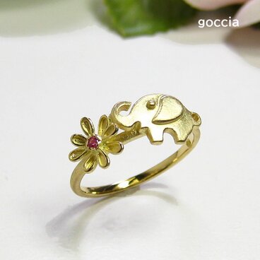 象さんとお花のK18リング（イエローゴールド、ルビー）