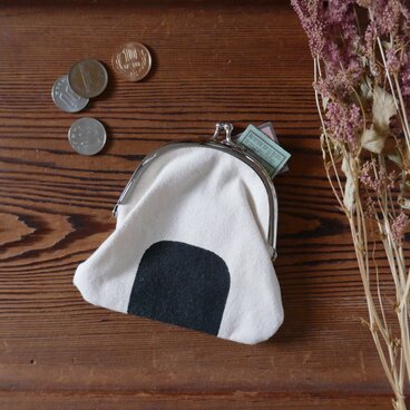 カードも入るおにぎりがまぐち