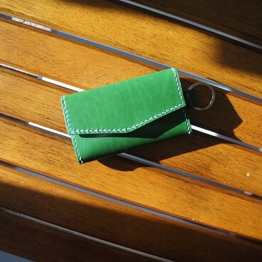 ルガトショルダーの4連キーケース【パロットグリーン】