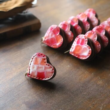 美しい輝き❤︎小さいハートのコインケースorジュエリーケース/ステンドグラスレザー