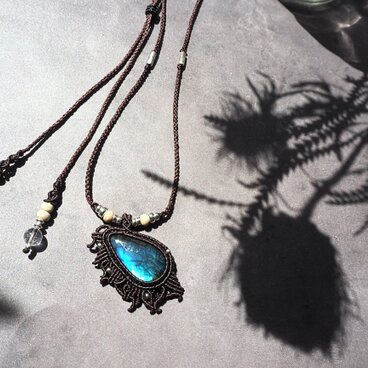 天然石マクラメネックレス   ラブラドライト