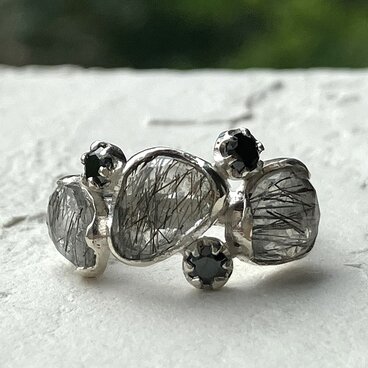 【受注制作】トルマリンインクォーツ&スピネル・イヤーカフ（silver９２５）