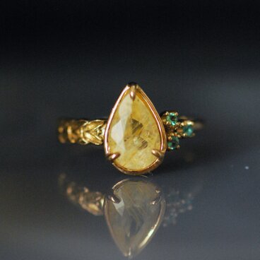 Limonite ライモナイトinトパーズ & エメラルド 月桂樹モチーフリング / K10YG 【１点限り】