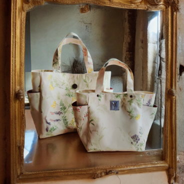 サイドポケットのスクエアトートバック『ボタニカル・小』