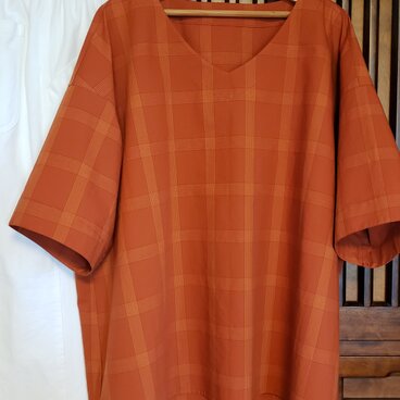 ダークオレンジチェック　Vネック　5分袖プルオーバー　S～6L