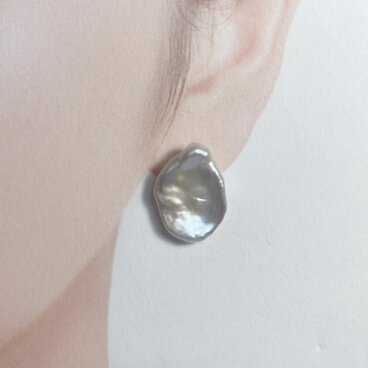 PP-4ピアス　淡水真珠シルバーブルー　ペタル　K18