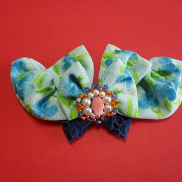 青い花のリボンバレッタ