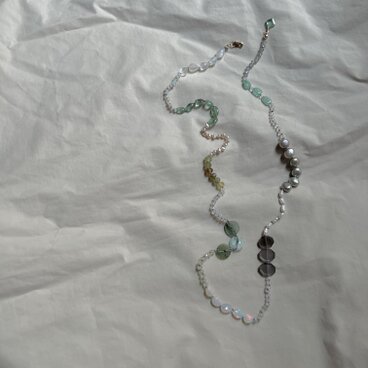 green&whiteのロングネックレス　14kgf