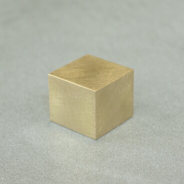 真鍮ペーパーウェイト：四角柱25×22