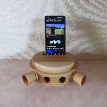 スマホスタンドB  サクラ　ラッパー　充電可　アイフォンからすべてのメーカーまで使用可