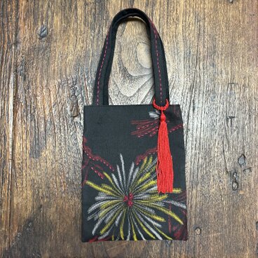 〈古布の小さな手提げバッグ〉