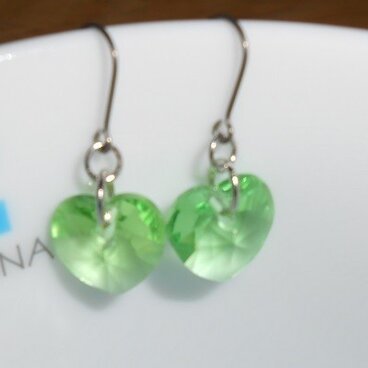 スワロフスキーのハートピアス（F)