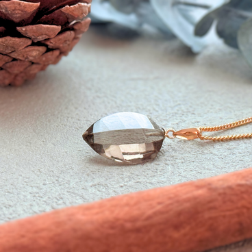 ラス1 19mm スモーキークォーツ/茶水晶  K18 K24GP 天然石ネックレス - Leaf -brown-