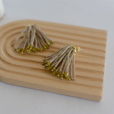 秋の訪れ すすきのピアス シトリンサテン