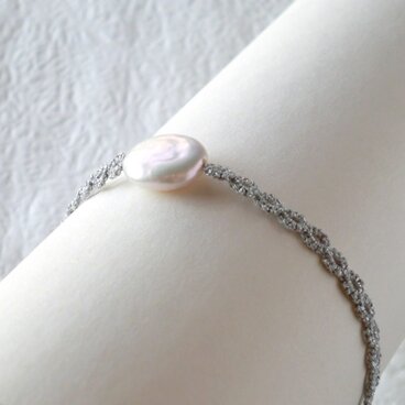 タティングレース（シルバーラメ）とコインパール（ホワイト）のブレスレット ❄ いずみ屋