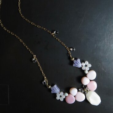 ピンクオパールとシェルTOPのネックレス　14KGFチェーン