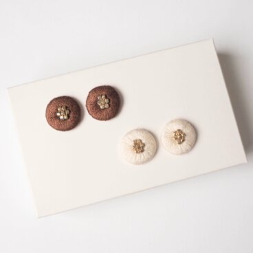 【特集掲載】刺繍ピアス2点セット　秋冬　ブラウン/アイボリー