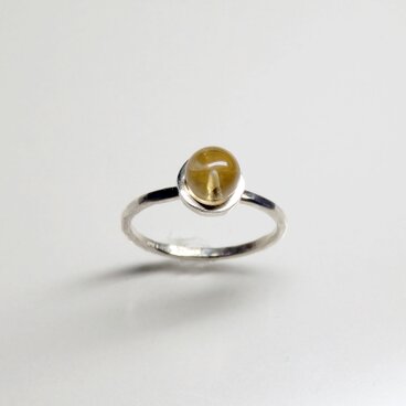 11月の誕生石　　シトリンの彫金リング　　１２号