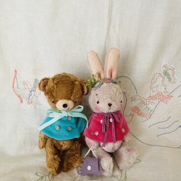 再販　おしゃれケープのくまちゃんとうさちゃん