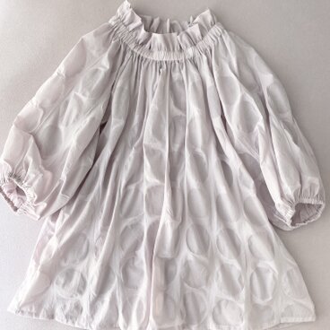 ウエイビーシェアーのブラウス