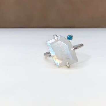 一点もの Rainbow Moonstone w/apatite リング/受注制作